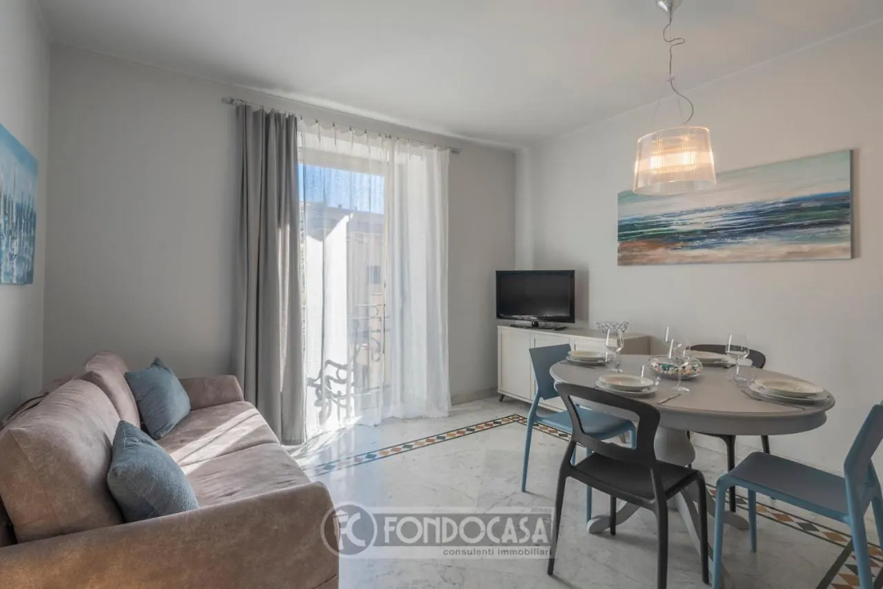 Appartamento Nuovo Con Posto Auto A 50 Mt Dal Mare Alassio 0*,