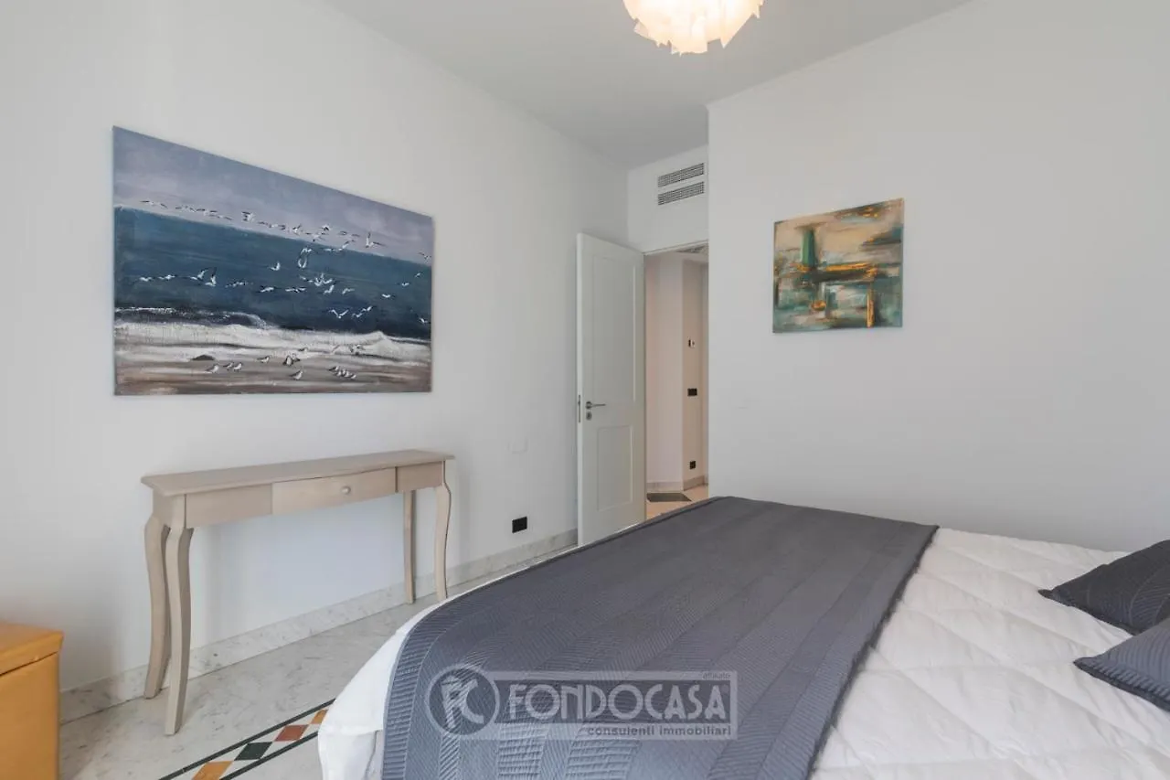 Appartamento Nuovo Con Posto Auto A 50 Mt Dal Mare Alassio Apartman