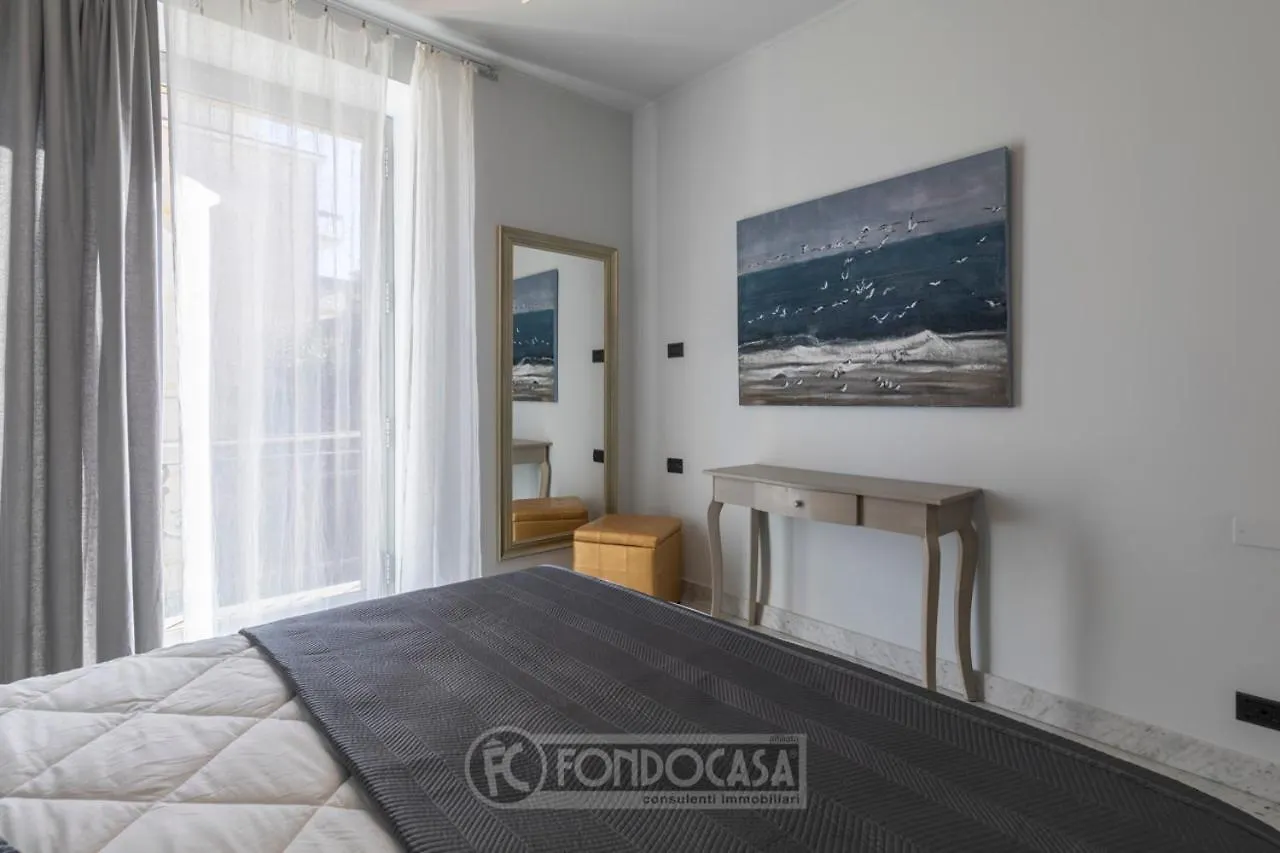 Appartamento Nuovo Con Posto Auto A 50 Mt Dal Mare Alassio 0*,  Włochy