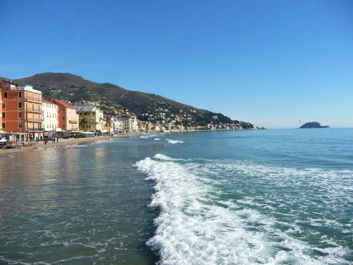 Appartamento Nuovo Con Posto Auto A 50 Mt Dal Mare Alassio Apartament